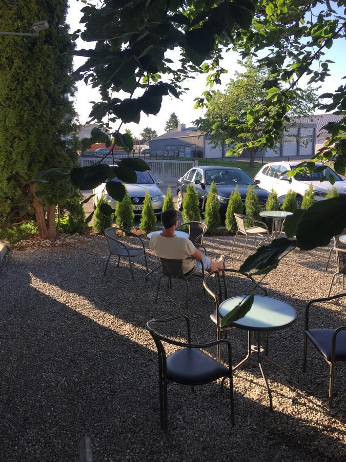 Hotel Zur Sonne Bodelshausen Экстерьер фото