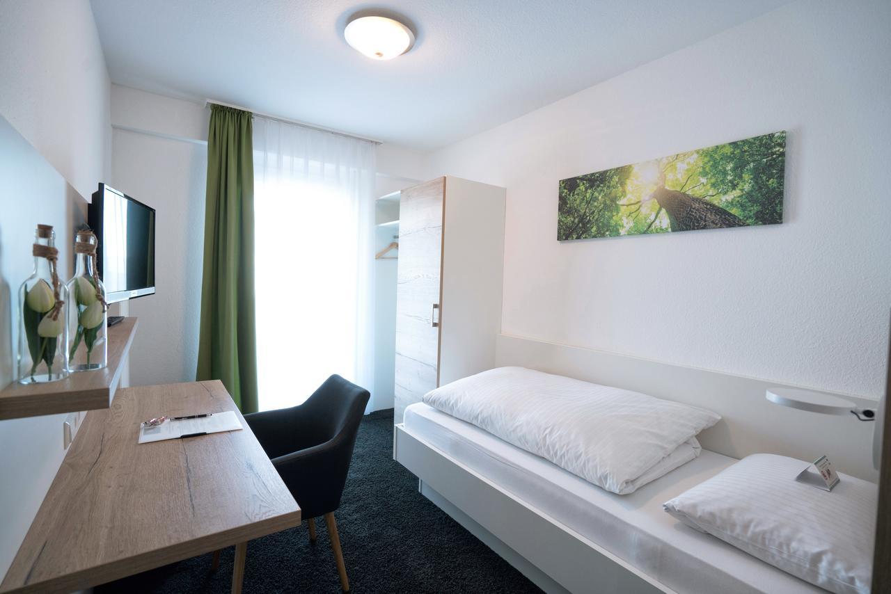 Hotel Zur Sonne Bodelshausen Экстерьер фото
